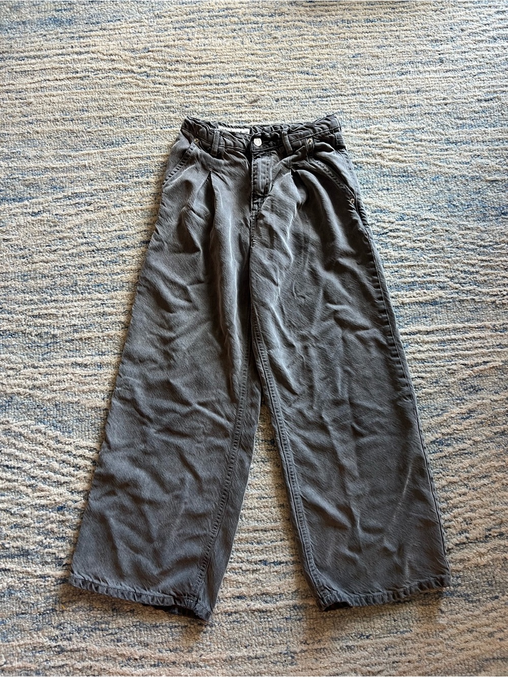 Zara Flowy Pleated Wide Leg Jeans 10 - Picture 2 of 5